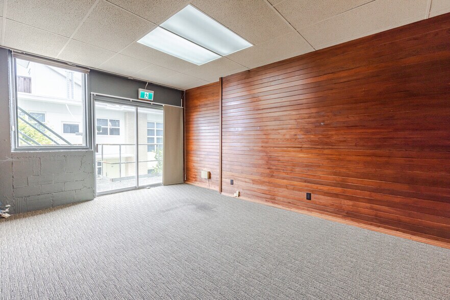 More Photos Of 30 Front St, Nanaimo Office For Sale