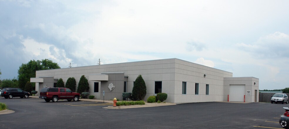 Primary Photo Of 4400 44th Ave, Moline Office For Sale