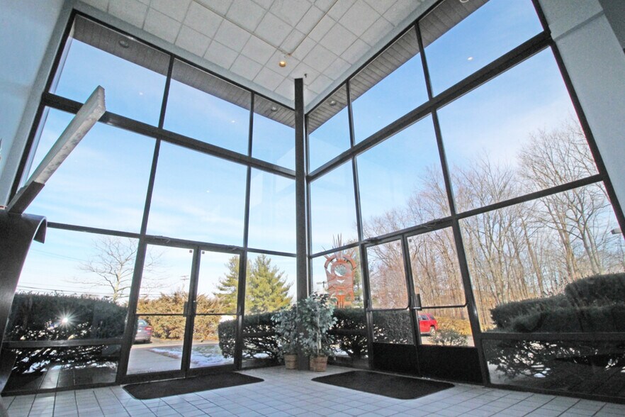 More Photos Of 135 Research Dr, Milford Warehouse For Lease