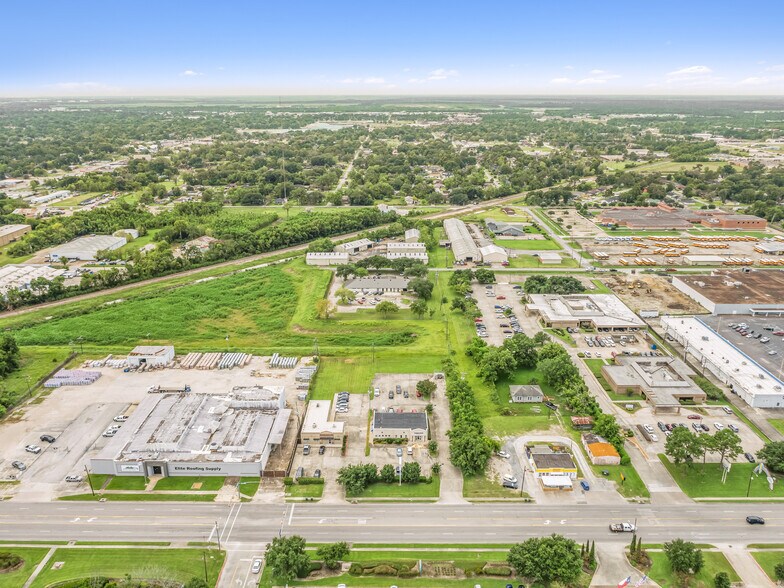 More Photos Of 3095 College St, Beaumont Medical For Sale