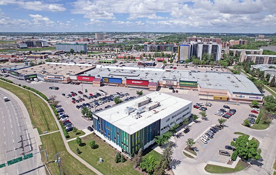 More Photos Of 1910 Pembina Hwy S, Winnipeg Freestanding For Lease