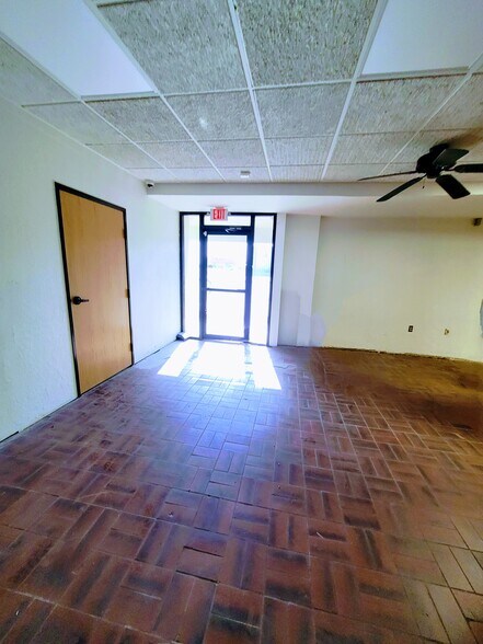 More Photos Of 4313 NW Cache Rd, Lawton Convenience Store For Lease