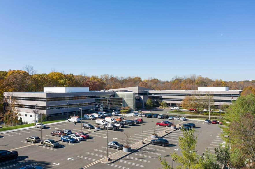 More Photos Of 225 Brae Blvd, Park Ridge Medical For Lease