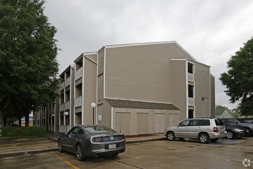 More Photos Of 5855 Citrus Blvd, New Orleans Apartments For Sale
