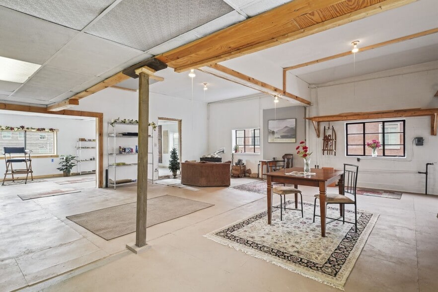 More Photos Of 111 Nott Ter, Schenectady Auto Repair For Sale