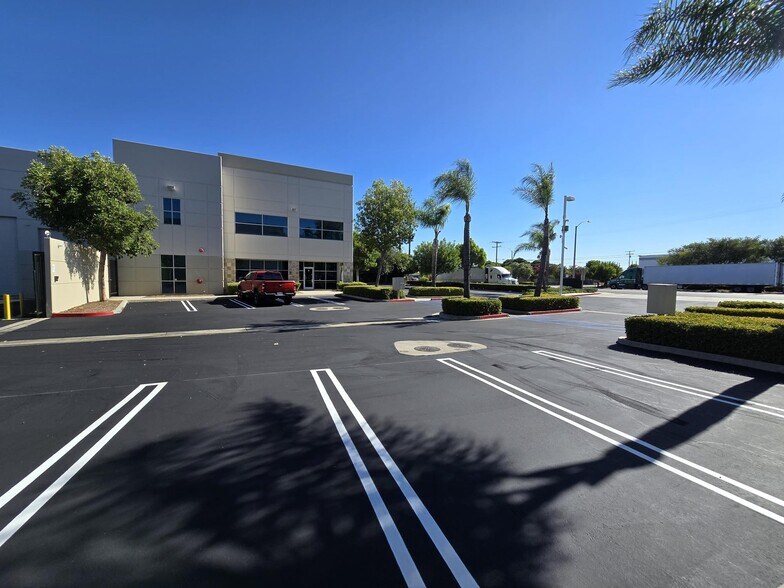 More Photos Of 1495 S Campus Ave, Ontario Warehouse For Lease