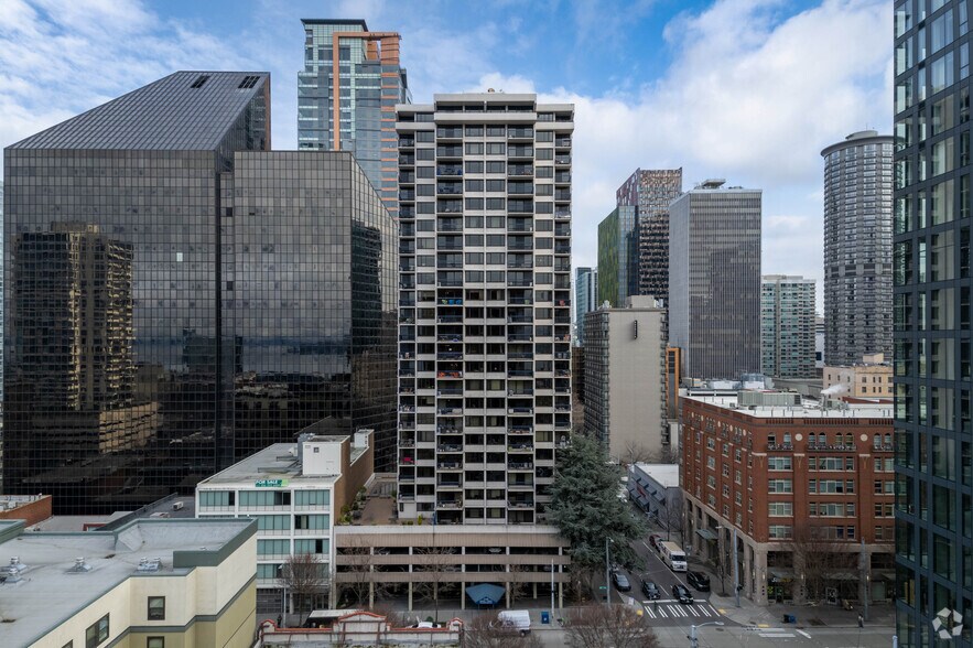 More Photos Of 2106 3rd Ave, Seattle Apartments For Lease