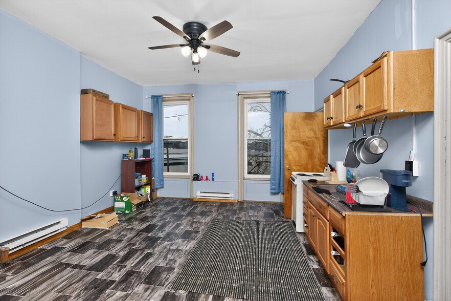 More Photos Of 427 S Pearl St, Albany Storefront Retail Residential For Sale