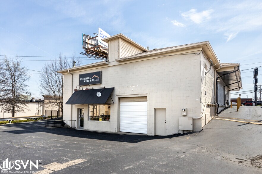More Photos Of 2395 Nicholasville Rd, Lexington General Retail For Sale