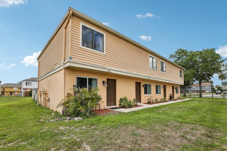 Primary Photo Of 12057-12063 Tift Cir, Orlando Apartments For Sale