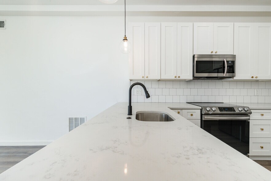 More Photos Of 1735 S 23rd St, Philadelphia Apartments For Sale