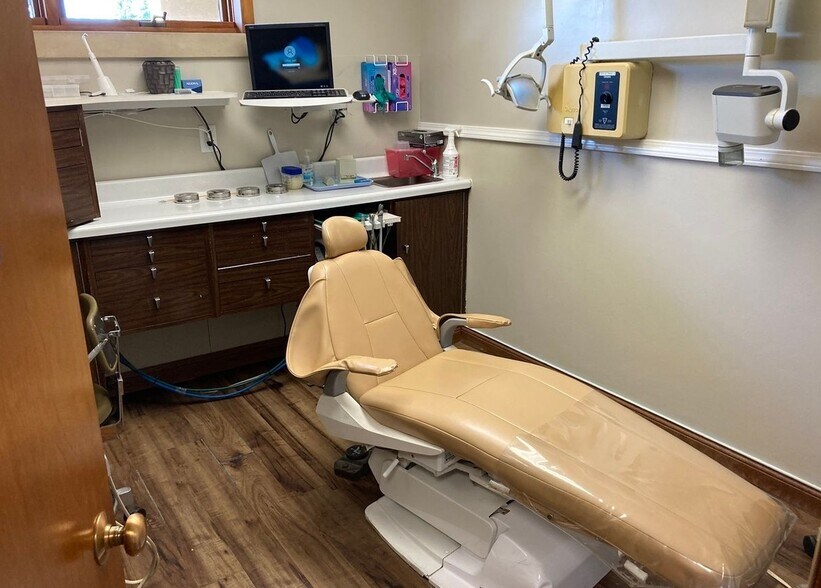 More Photos Of 3734 N Arkansas Ave, Wichita Medical For Sale