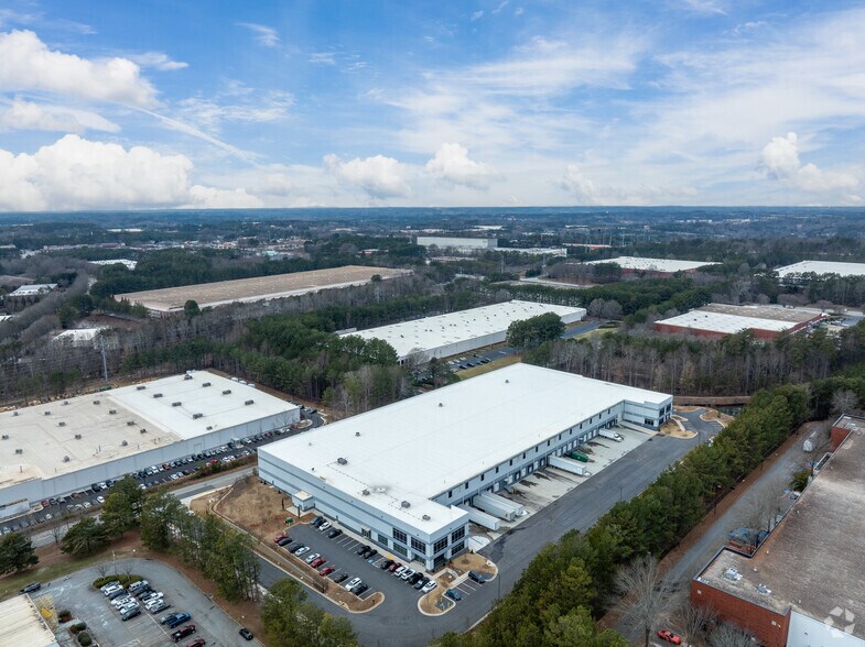 More Photos Of 2805 Vista Ridge Dr, Suwanee Warehouse For Lease