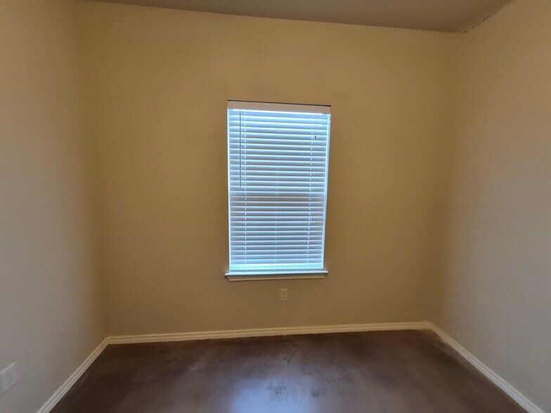 More Photos Of 698 Saengerhalle Rd, New Braunfels Apartments For Sale