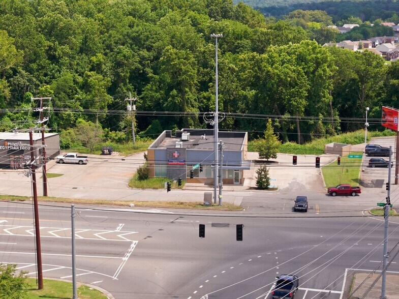 More Photos Of 1469 Tiny Town Rd, Clarksville Freestanding For Lease