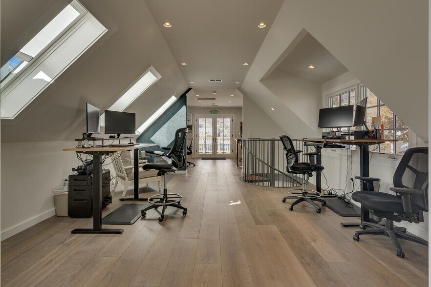 More Photos Of 10270 Donner Pass Rd, Truckee Office For Lease