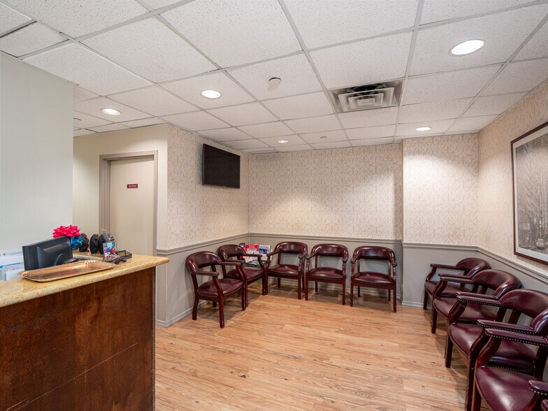 More Photos Of 184-188 E 70th St, New York Apartments For Sale