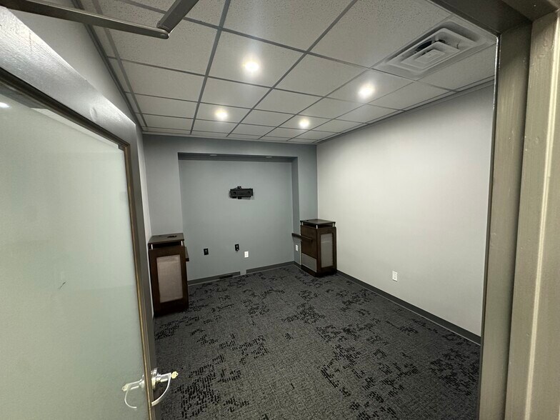 More Photos Of 5712 Val Verde St, Houston Loft Creative Space For Sale