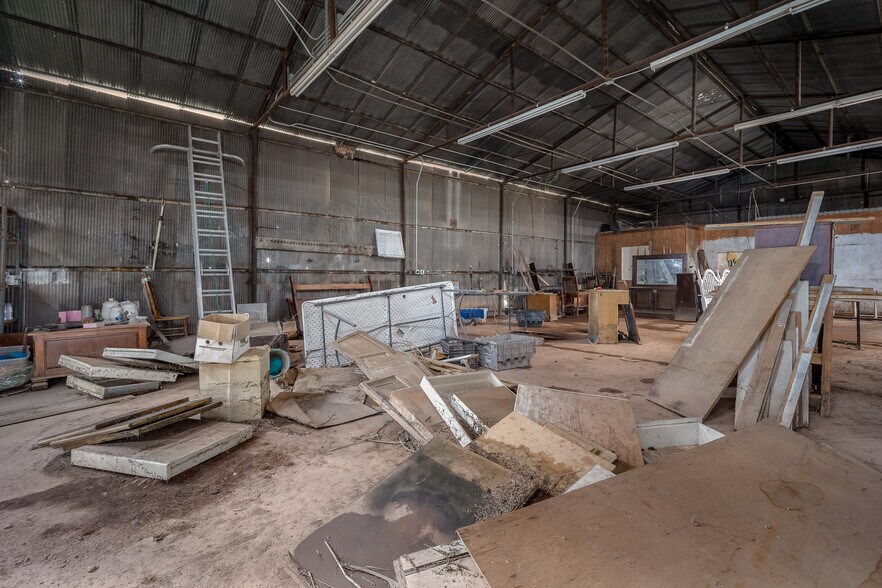 More Photos Of 107.5 4th, Lindsay Land For Sale