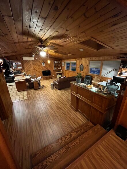 More Photos Of 690-692 State Route 66, Leechburg General Retail For Sale