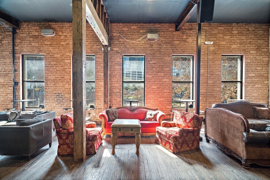 More Photos Of 809 Congress St, Houston Restaurant For Sale