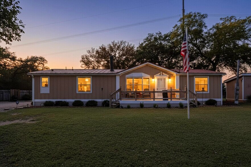 More Photos Of 15711 La Hacienda Dr, Austin Light Manufacturing For Sale