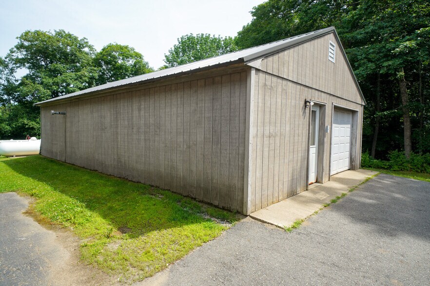 More Photos Of 248 Northport Ave, Belfast Manufacturing For Sale