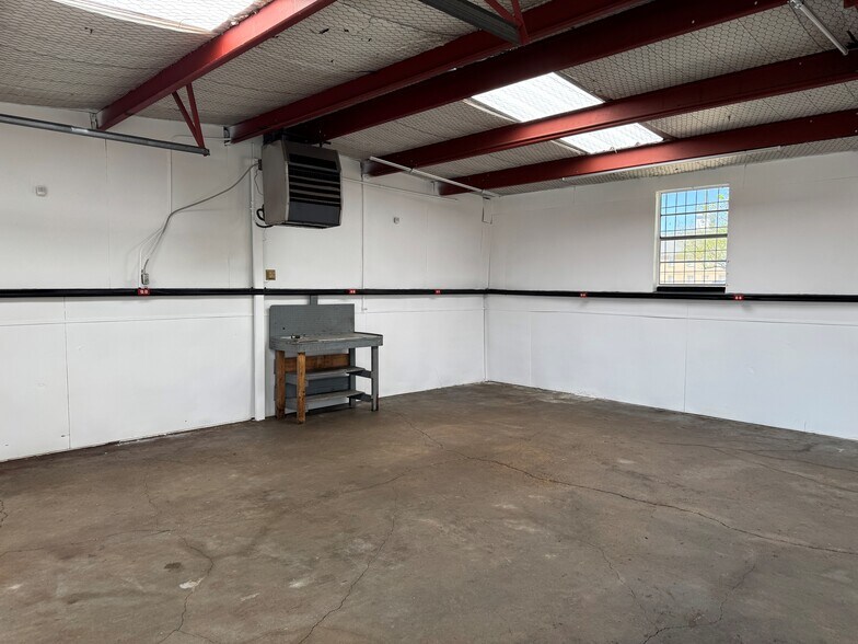 More Photos Of 429 N Jefferson St, Lancaster Industrial For Sale