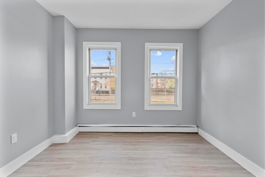 More Photos Of 746 Maple St, Bridgeport Apartments For Sale