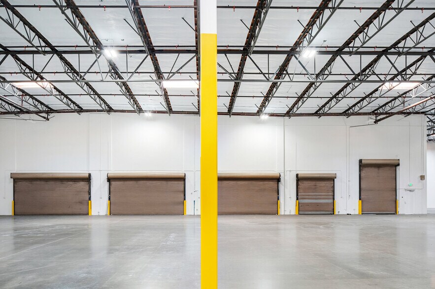 More Photos Of 10747 Norwalk Blvd, Santa Fe Springs Warehouse For Lease