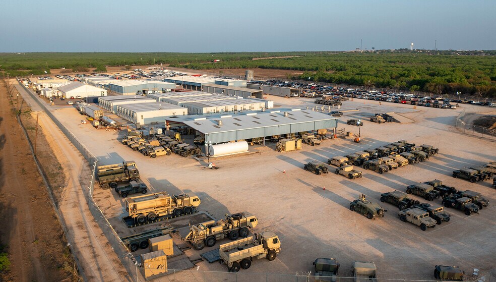 More Photos Of 7402 S US Highway 83, Laredo Warehouse For Lease