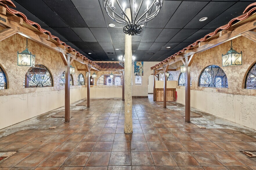 More Photos Of 1100-1106 W Avenue K, Lancaster Freestanding For Lease