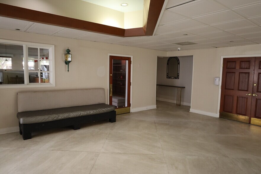 More Photos Of 1901 Palm Beach Lakes Blvd, West Palm Beach Hotel For Lease