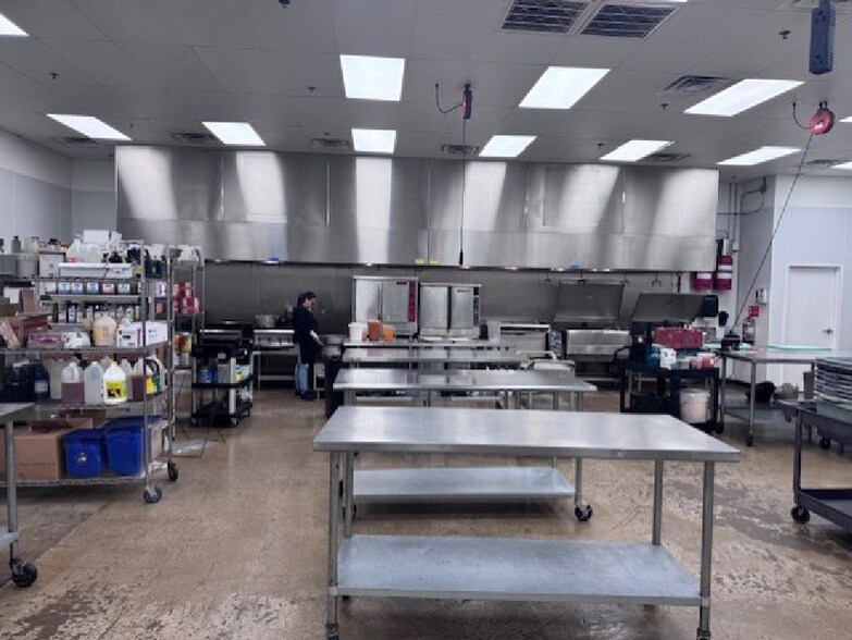 More Photos Of 5826 Hawk Springs Rd, San Antonio Warehouse For Sale