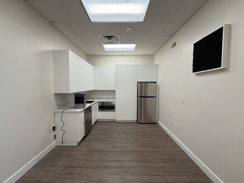 More Photos Of 8010 25th Ct E, Sarasota Industrial For Lease