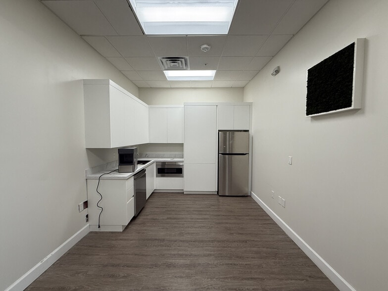 More Photos Of 8010 25th Ct E, Sarasota Industrial For Lease