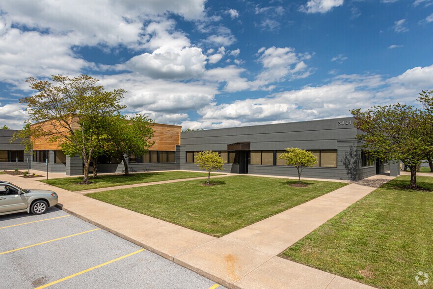 Primary Photo Of 3401 SE Macy Rd, Bentonville Unknown For Lease