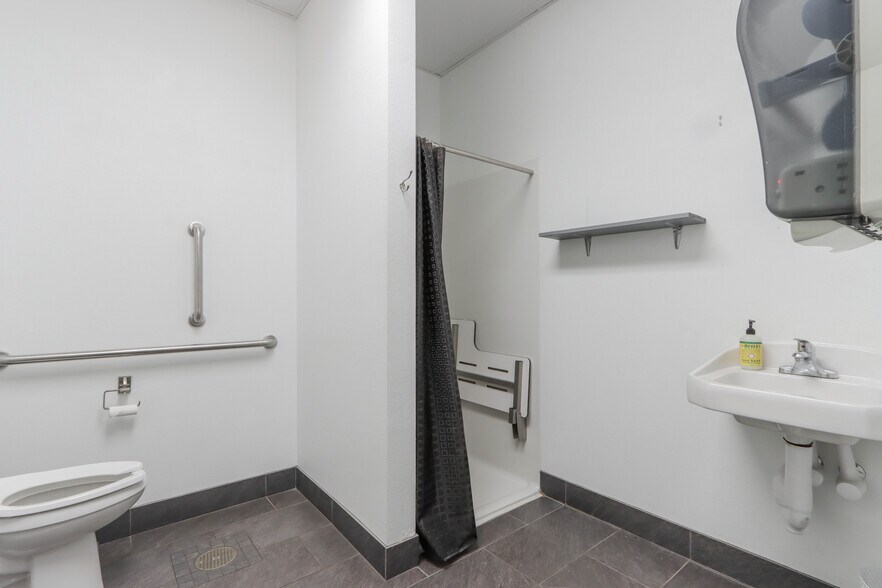 More Photos Of 5705 Memorial Ct, Weston Freestanding For Sale