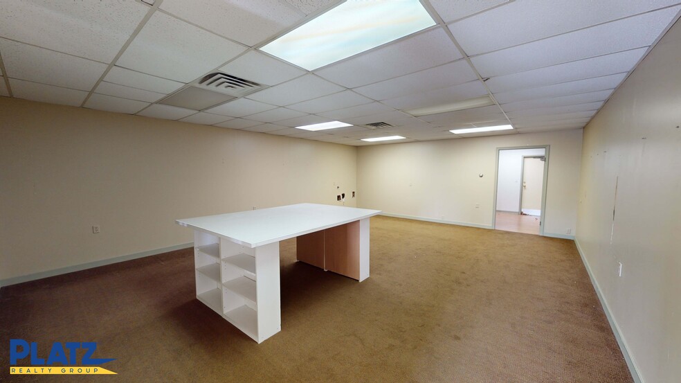 More Photos Of 7178 West Blvd, Boardman Office For Lease