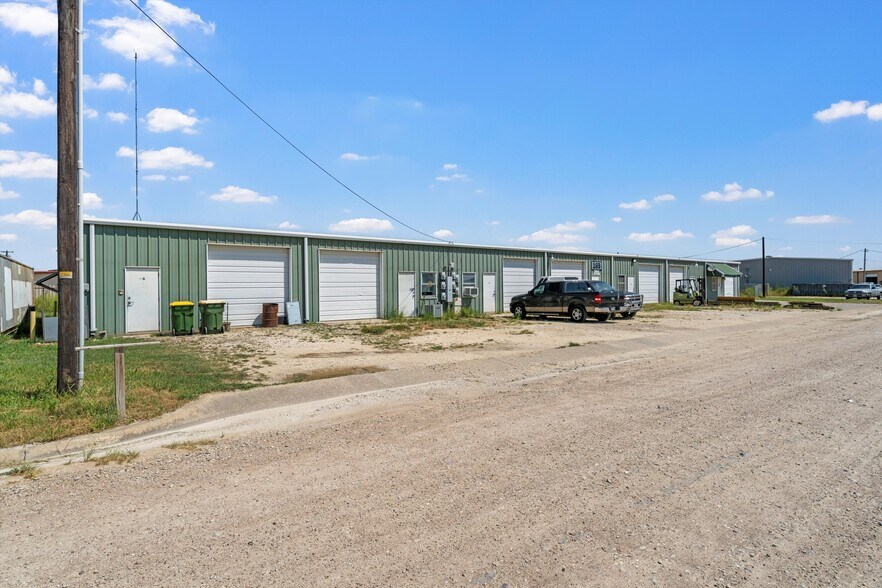 Primary Photo Of 169 S McLennan Loop, Elm Mott Warehouse For Lease