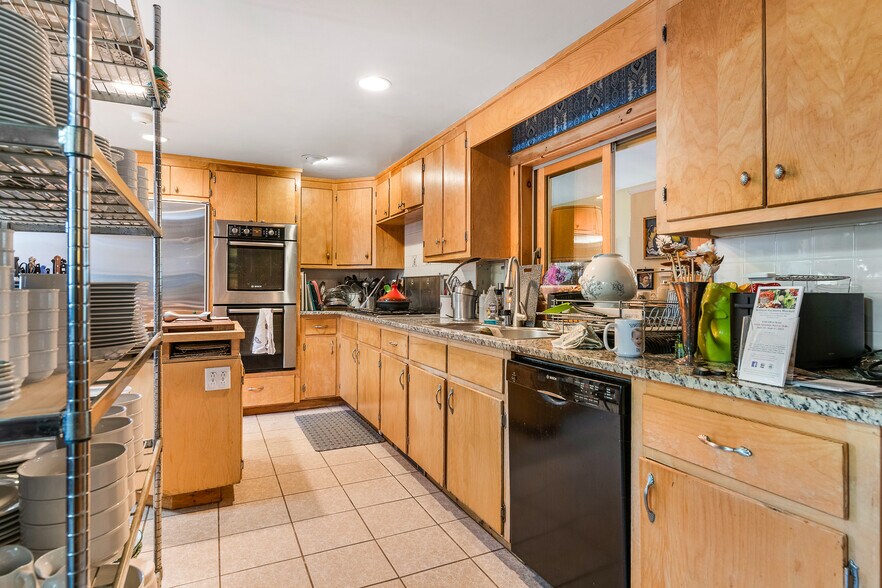 More Photos Of 32 Maple St, Andover Hospitality For Sale