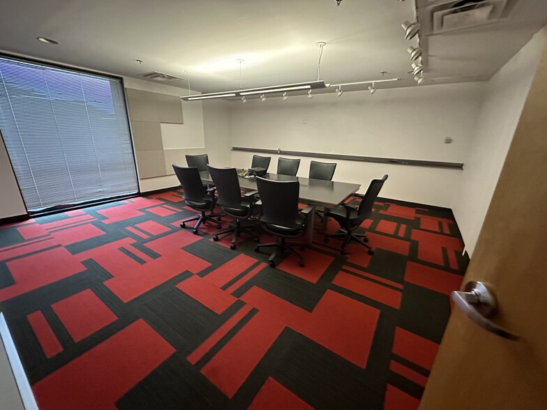 More Photos Of 7007 Discovery Blvd, Dublin Office For Sale