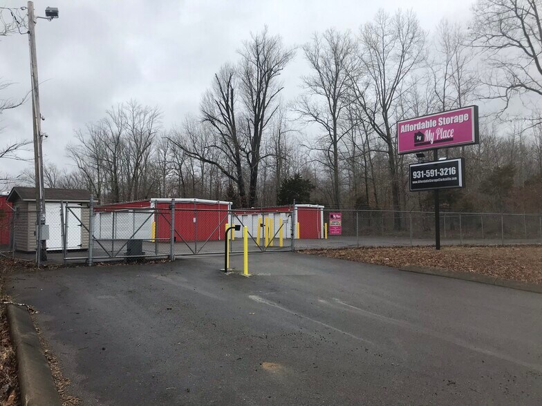 More Photos Of 2292 Highway 48, Clarksville Self Storage For Sale