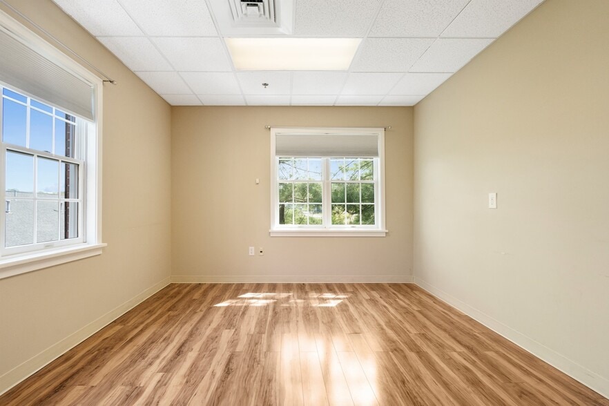 More Photos Of 223 Chief Justice Cushing Hwy, Cohasset Medical For Lease