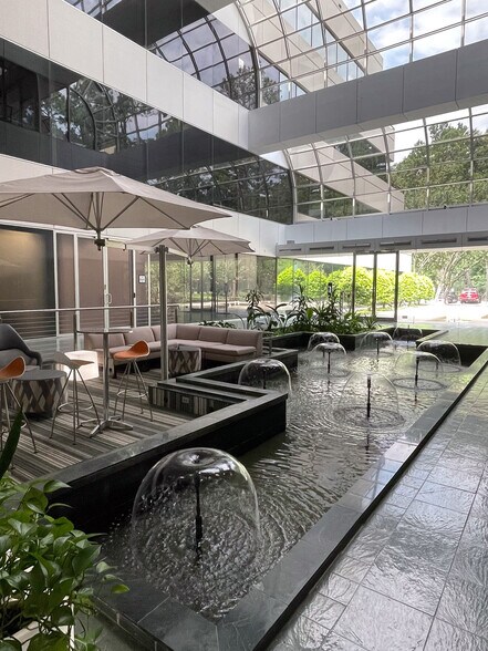 More Photos Of 14950 Heathrow Forest Pky, Houston Office For Lease