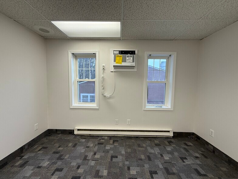 More Photos Of 625 Chandler St, Worcester Storefront Retail Office For Lease