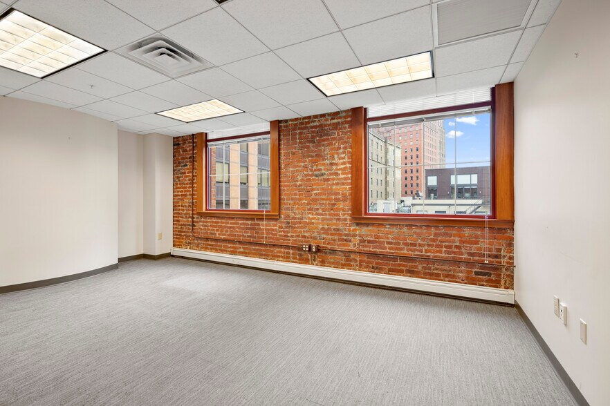 More Photos Of 40 Beaver St, Albany Office For Lease