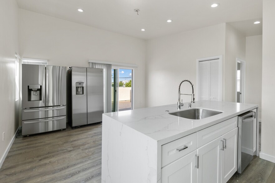 More Photos Of 6144 Pontiac St, San Diego Apartments For Sale