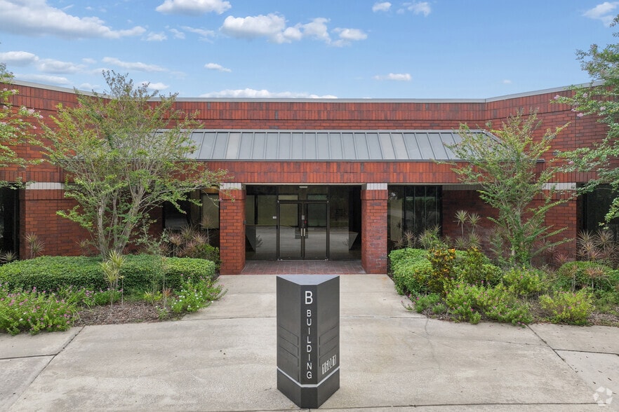 More Photos Of 16001 Bay Vista Dr, Clearwater Office For Lease