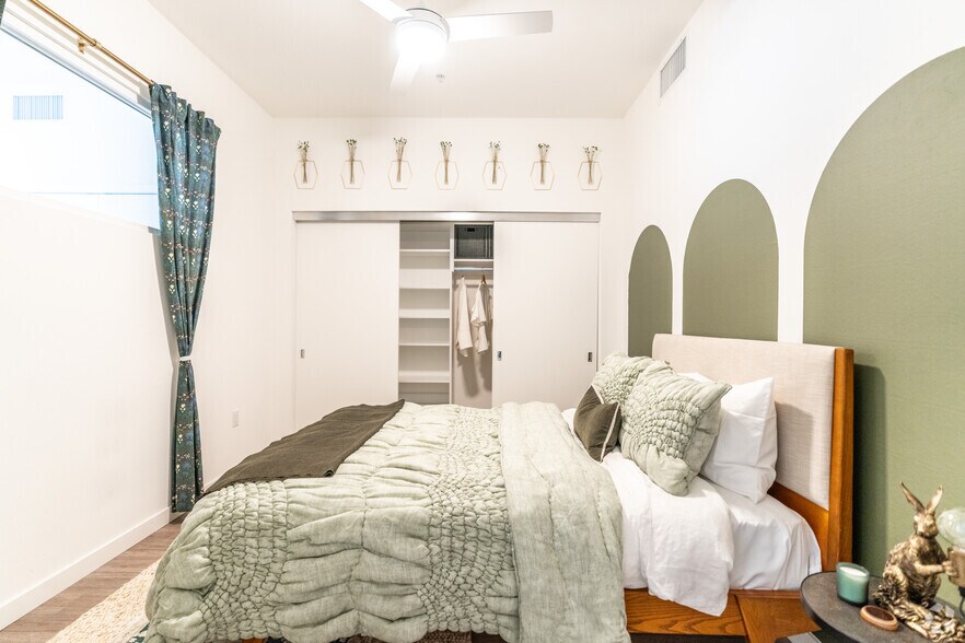 More Photos Of 500 W Broadway, Long Beach Apartments For Lease